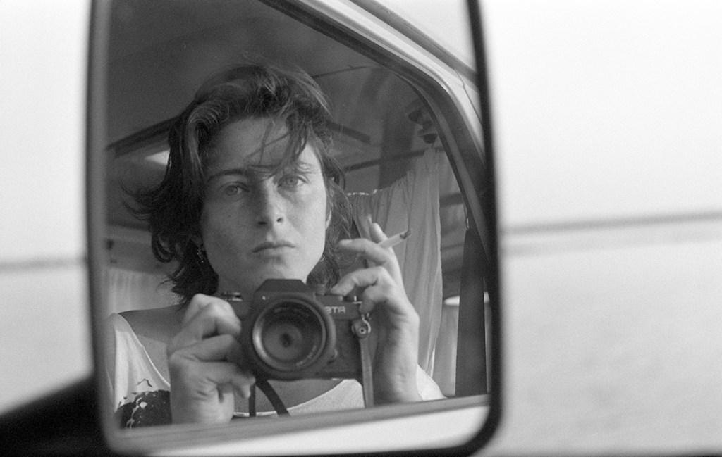 ديانا بلوك: الصورة بوصفها عبورًا بين الهويات